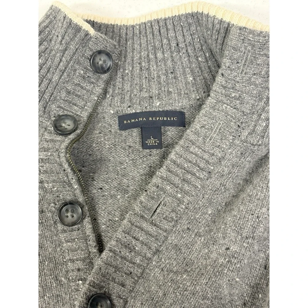 Banana Republic Men's Gray LG Cashmere  Wool Blend Pullover Sweater.‎ Heritage